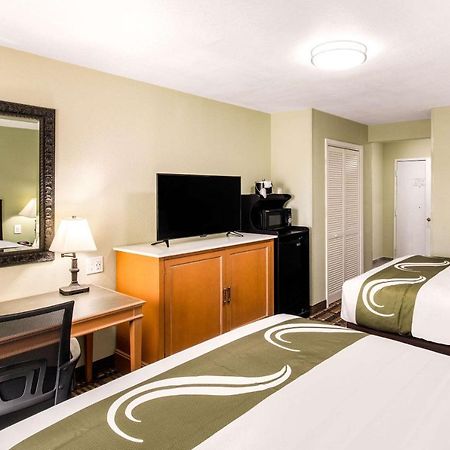 Quality Inn & Suites Plano Exterior photo