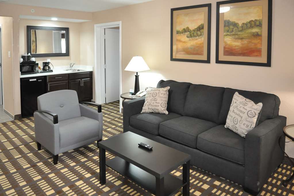 Quality Inn & Suites Plano Room photo